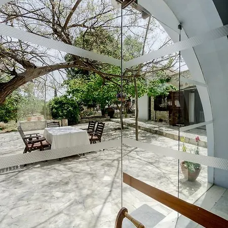 Εξοχικό σπίτι Garden Kamara House *